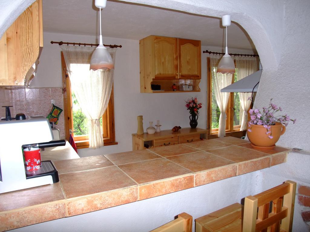 Къща За Гости Каза Роза - Swiss Style Chalet Casa Rosa Guest House Kjustendil Pokoj fotografie